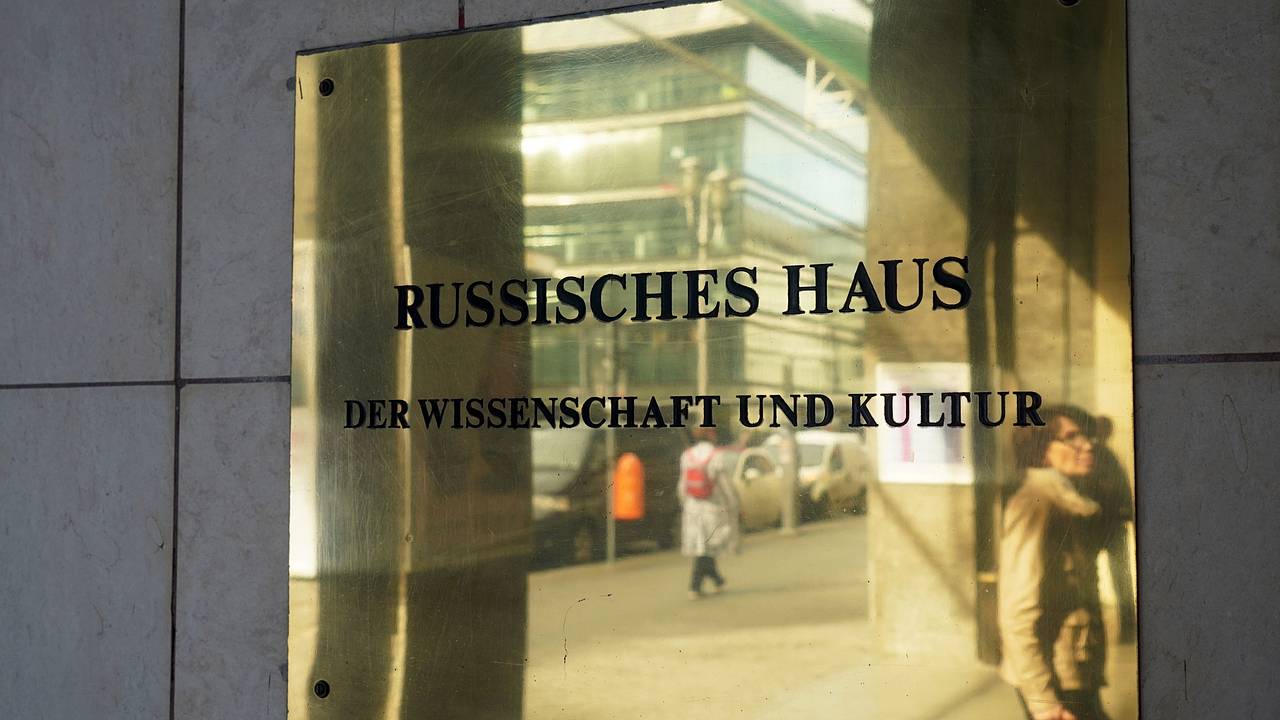 В Германии подняли вопрос о закрытии Русского дома в Берлине: Политика:  Мир: Lenta.ru