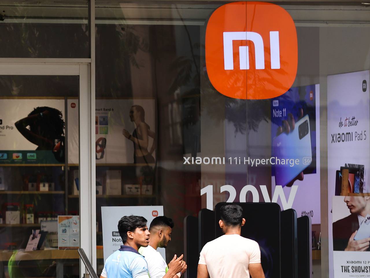 Xiaomi выпустит раскладушку со спутниковой связью: Гаджеты: Наука и  техника: Lenta.ru