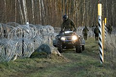 Литва, Латвия и Эстония создадут линию обороны на границе с Россией