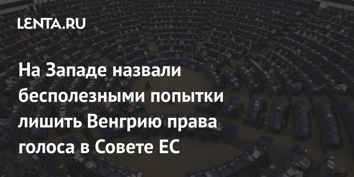 препятствия на пути. человек шагающий по воде. одиночество души. трудности впереди. попытки бесполезны.