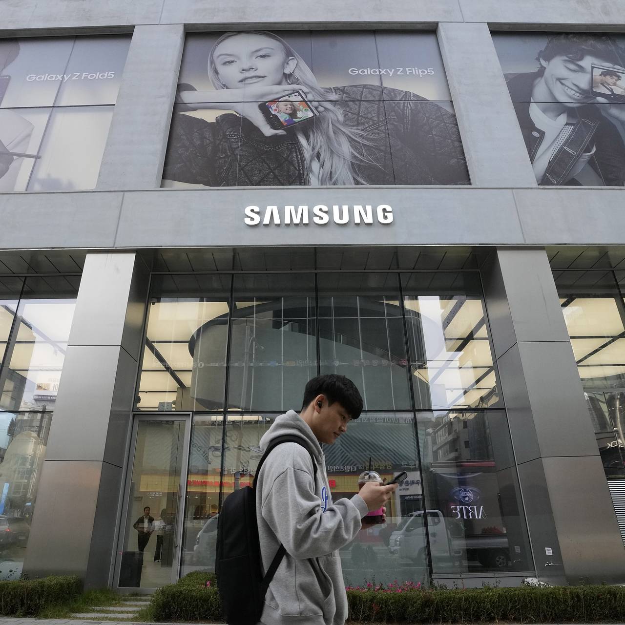 В гаджетах Samsung появится неинвазивный глюкометр: Гаджеты: Наука и  техника: Lenta.ru