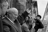 «У него была эйфория» 65 лет назад Хрущев объявил о победе социализма в СССР. Как страна расплачивалась за этот обман?