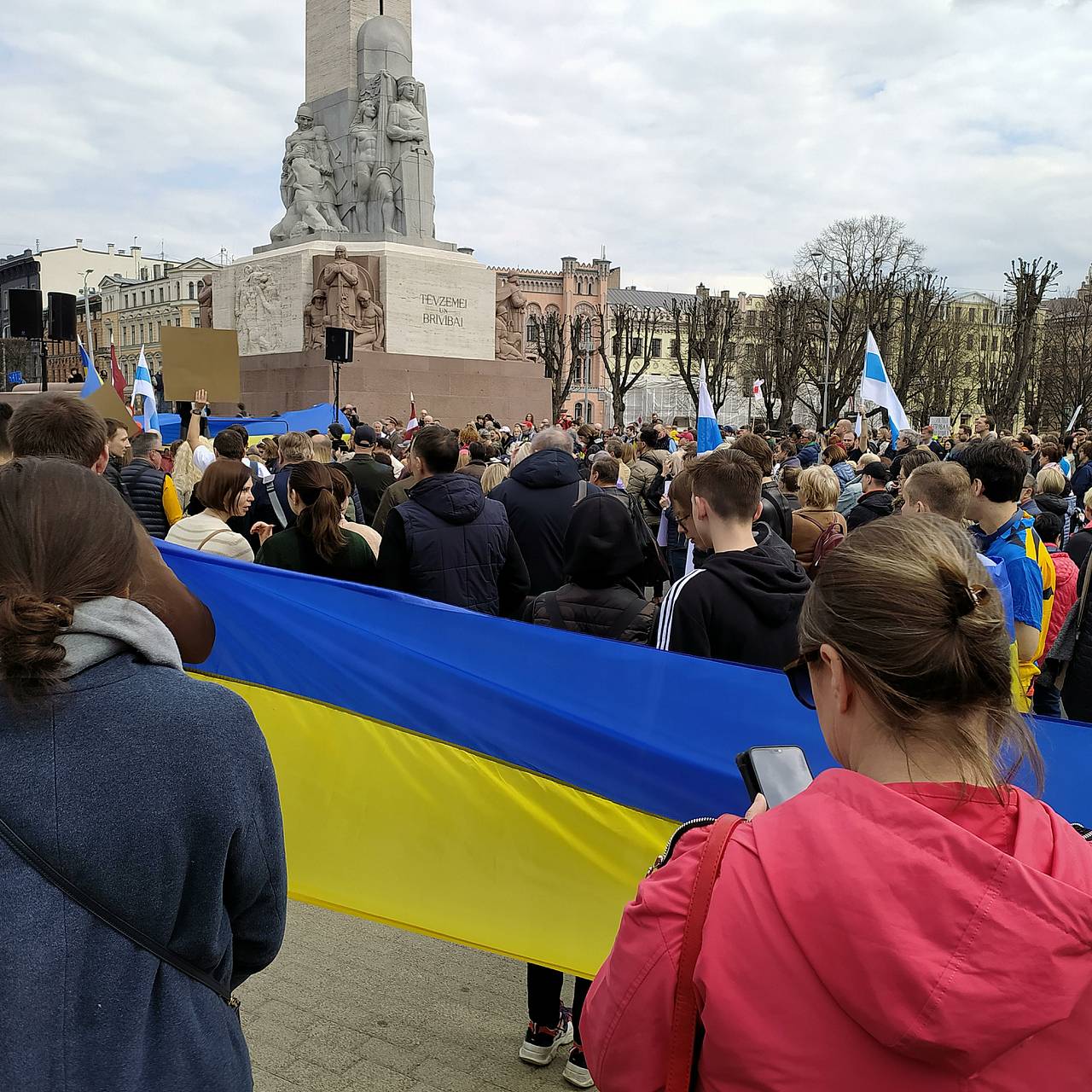 В Польше решили урезать помощь украинским беженцам из-за праздников дома |  Политика