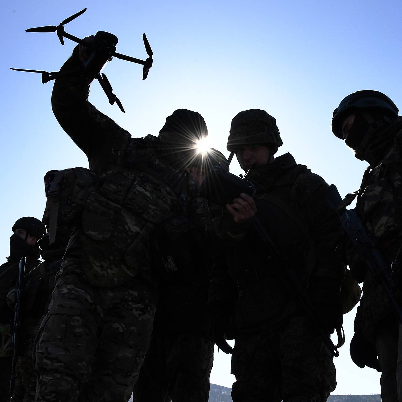 Российские бойцы в зоне СВО получили FPV-дроны «Гортензия 7»: Оружие: Наука  и техника: Lenta.ru