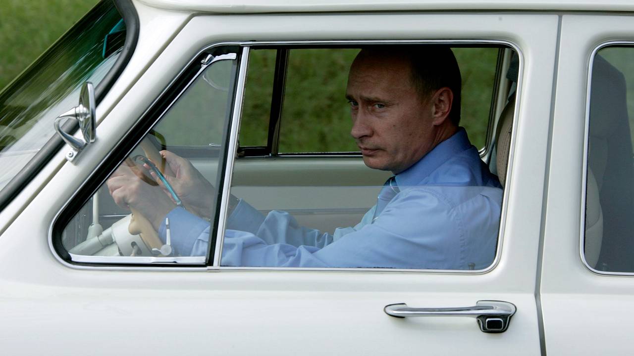 Путин раскрыл данные о своих автомобилях: Личности: Ценности: Lenta.ru