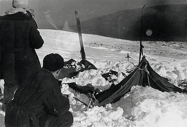 Поисковики у пустой палатки группы Дятлова, 26 февраля 1959 года