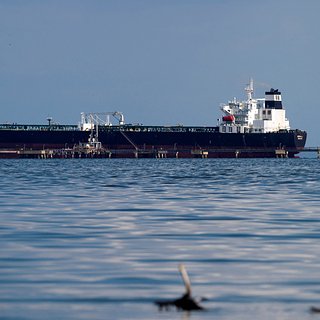 Теневой флот помог России с перевозкой нефти в Красном море