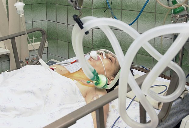 Один из пострадавших при теракте в московском метро 6 февраля 2004 года. Городская клиническая больница (ГКБ) №7