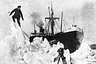 Экспедиция ледокольного парохода "Челюскин" во льдах Северного Ледовитого океана.
