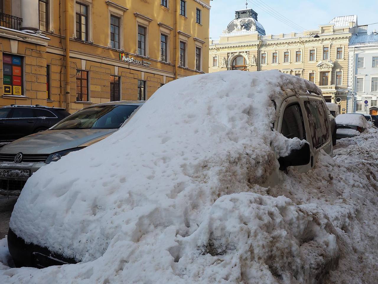 Названы способы достать авто из сугроба: Транспорт: Среда обитания: Lenta.ru