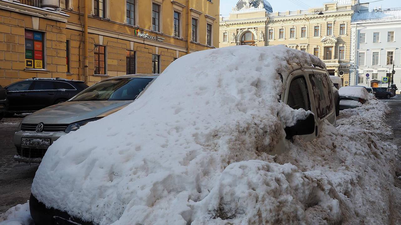 Названы способы достать авто из сугроба: Транспорт: Среда обитания: Lenta.ru