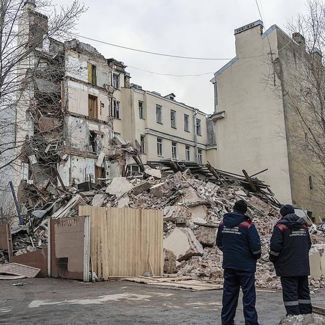 Власти пояснили причины для отказа в компенсации за аварийное жилье: Дом:  Среда обитания: Lenta.ru