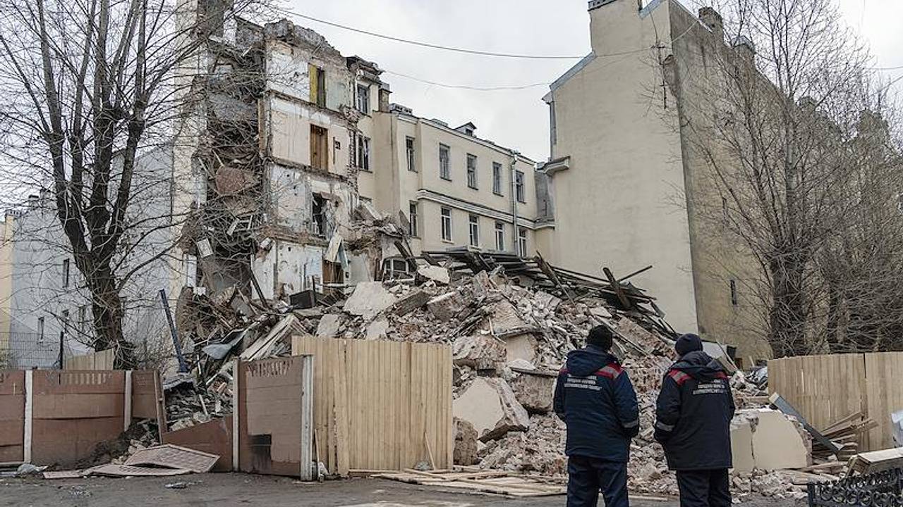 Власти пояснили причины для отказа в компенсации за аварийное жилье: Дом:  Среда обитания: Lenta.ru