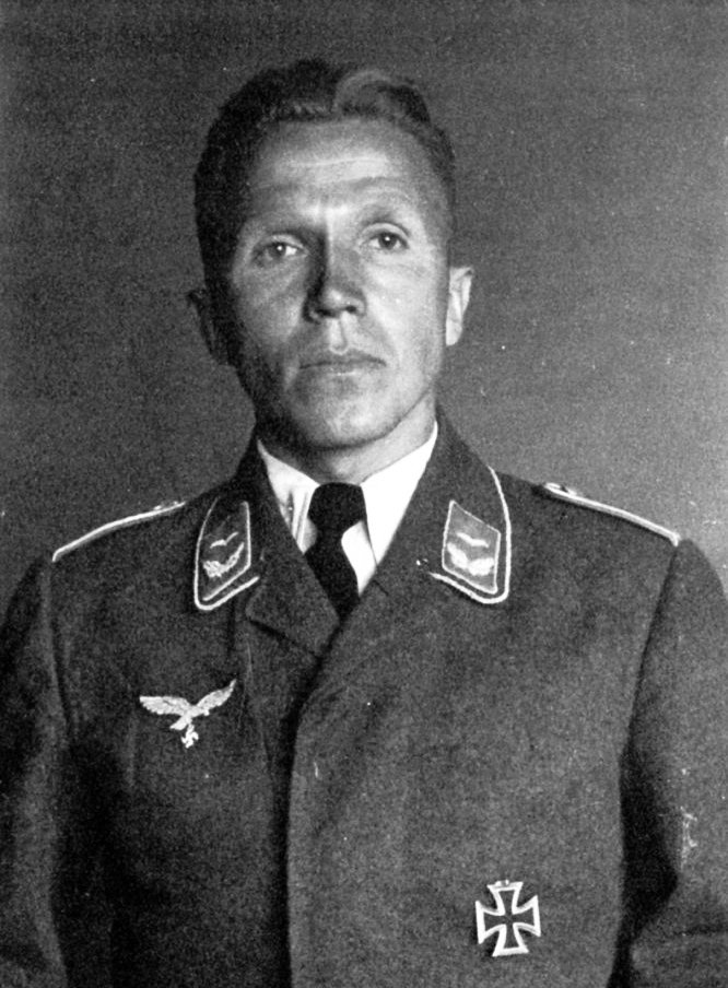 Советский разведчик Николай Кузнецов в форме военнослужащего люфтваффе