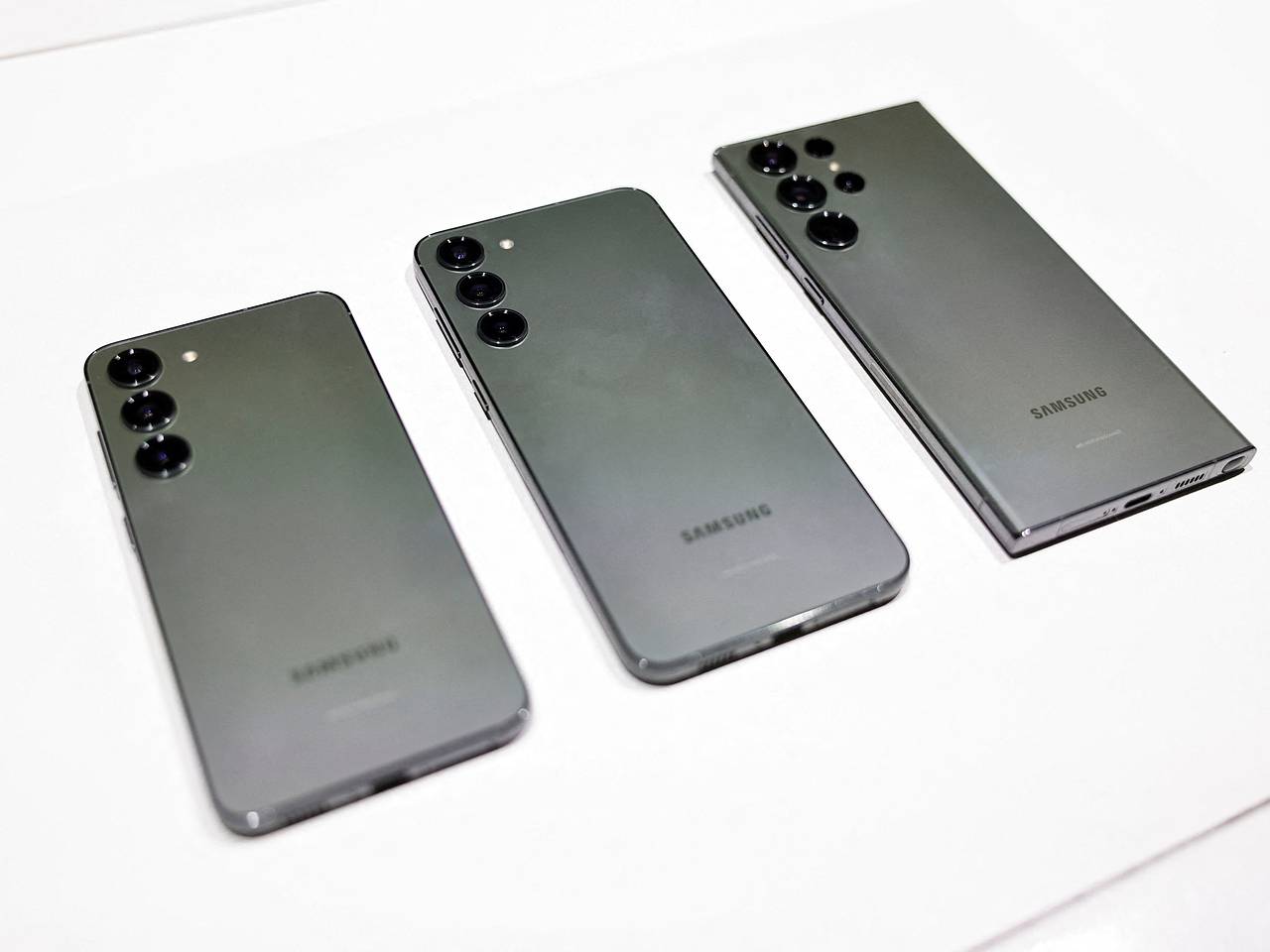 В старые смартфоны Samsung добавят ИИ-функции: Гаджеты: Наука и техника:  Lenta.ru