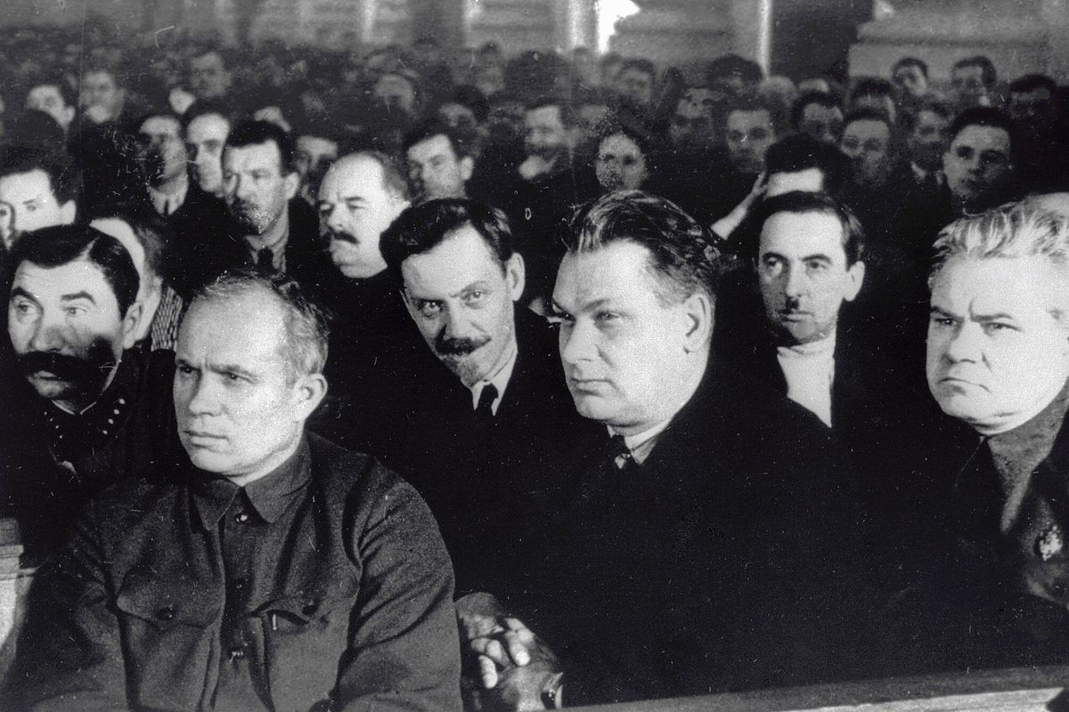 Семен Буденный, Никита Хрущев, Яков Петерс, Николай Булганин (слева направо) на XVII съезде ВКП(б)