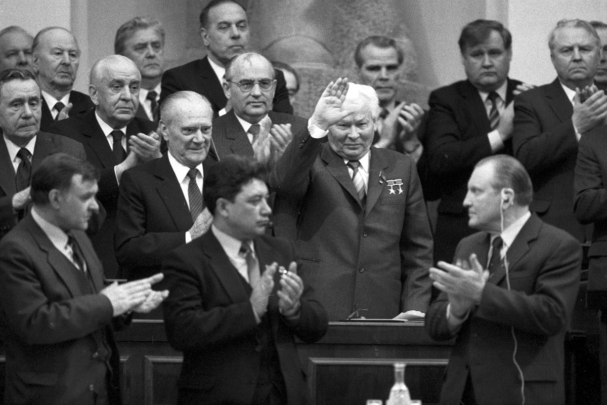 Черненко и члены Политбюро ЦК КПСС 