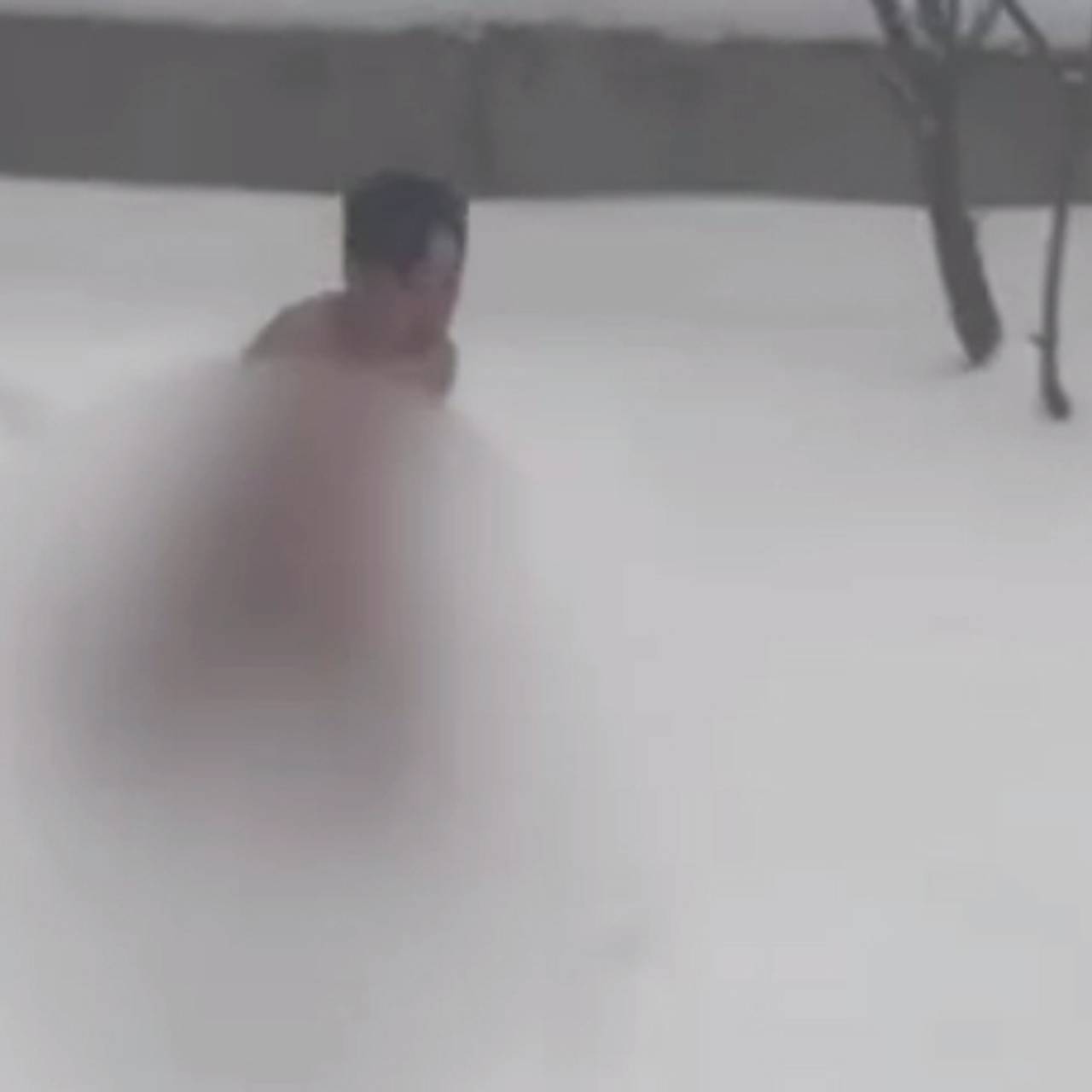 Голышом купается в снегу (57 фото) - секс и порно рукописныйтекст.рф