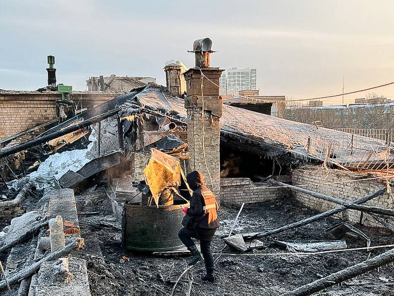 Стала известна возможная причина пожара на севере Москвы: Следствие и суд:  Силовые структуры: Lenta.ru