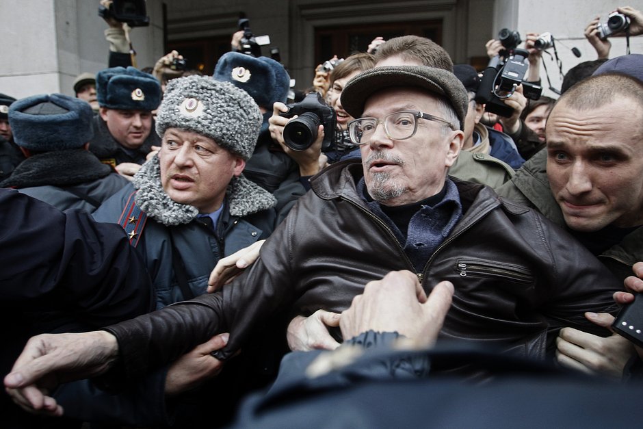 Эдуард Лимонов во время акции протеста. 31 марта 2010 года
