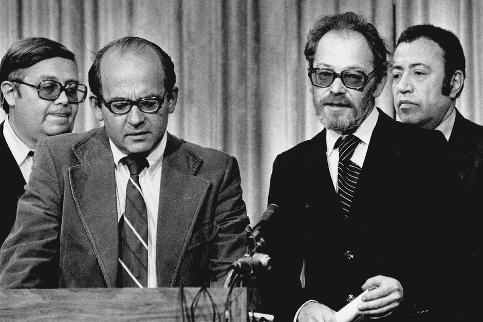 Александр Гинзбург (впереди справа). 1980 год