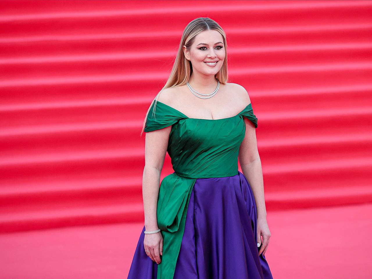 Chelsea Charms порно онлайн смотреть