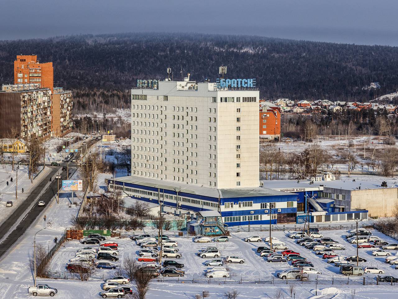 Жители негазифицированного города России пожаловались на баннер про добычу  газа: Город: Среда обитания: Lenta.ru