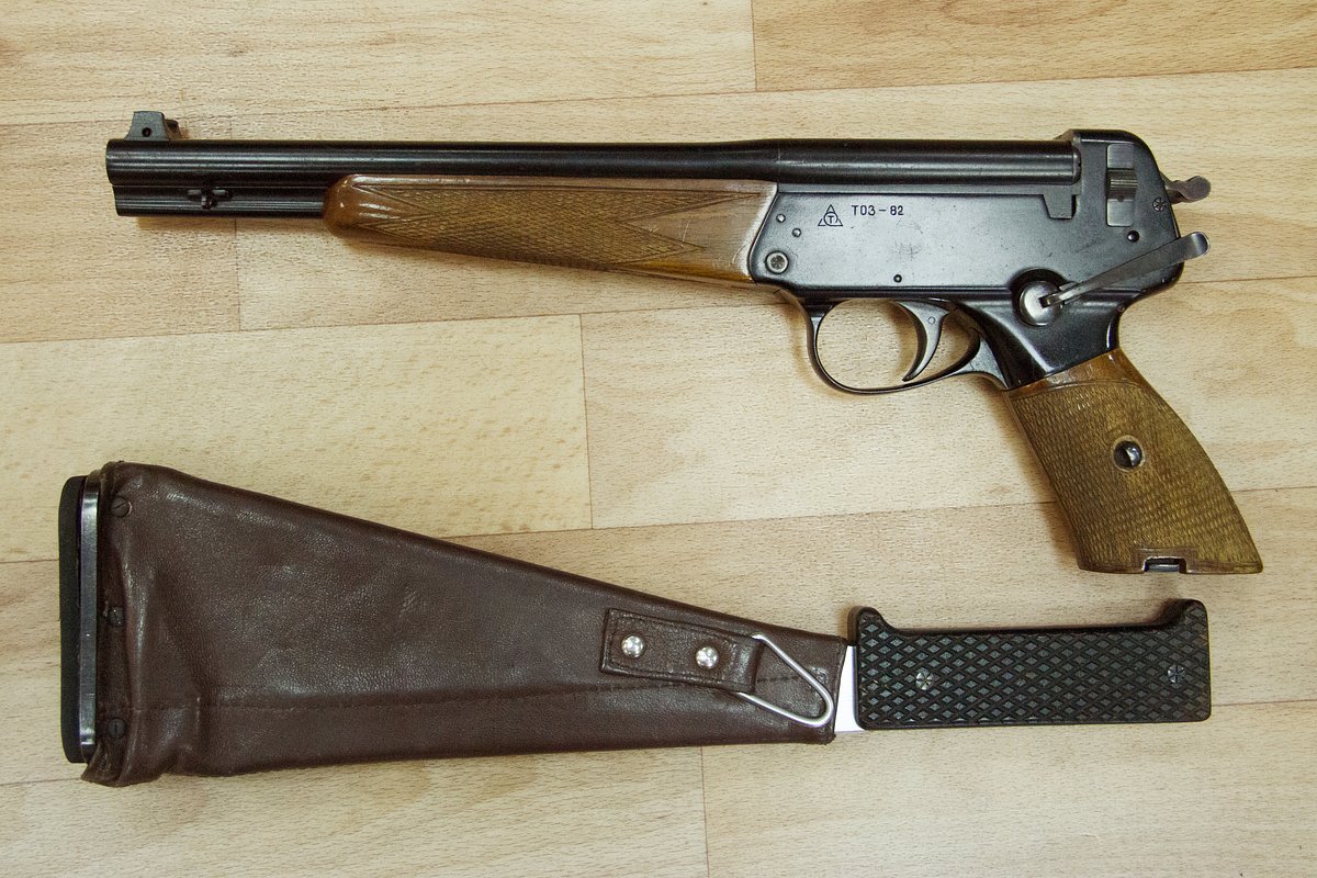 Трехствольный пистолет ТП-82 с прикладом-мачете