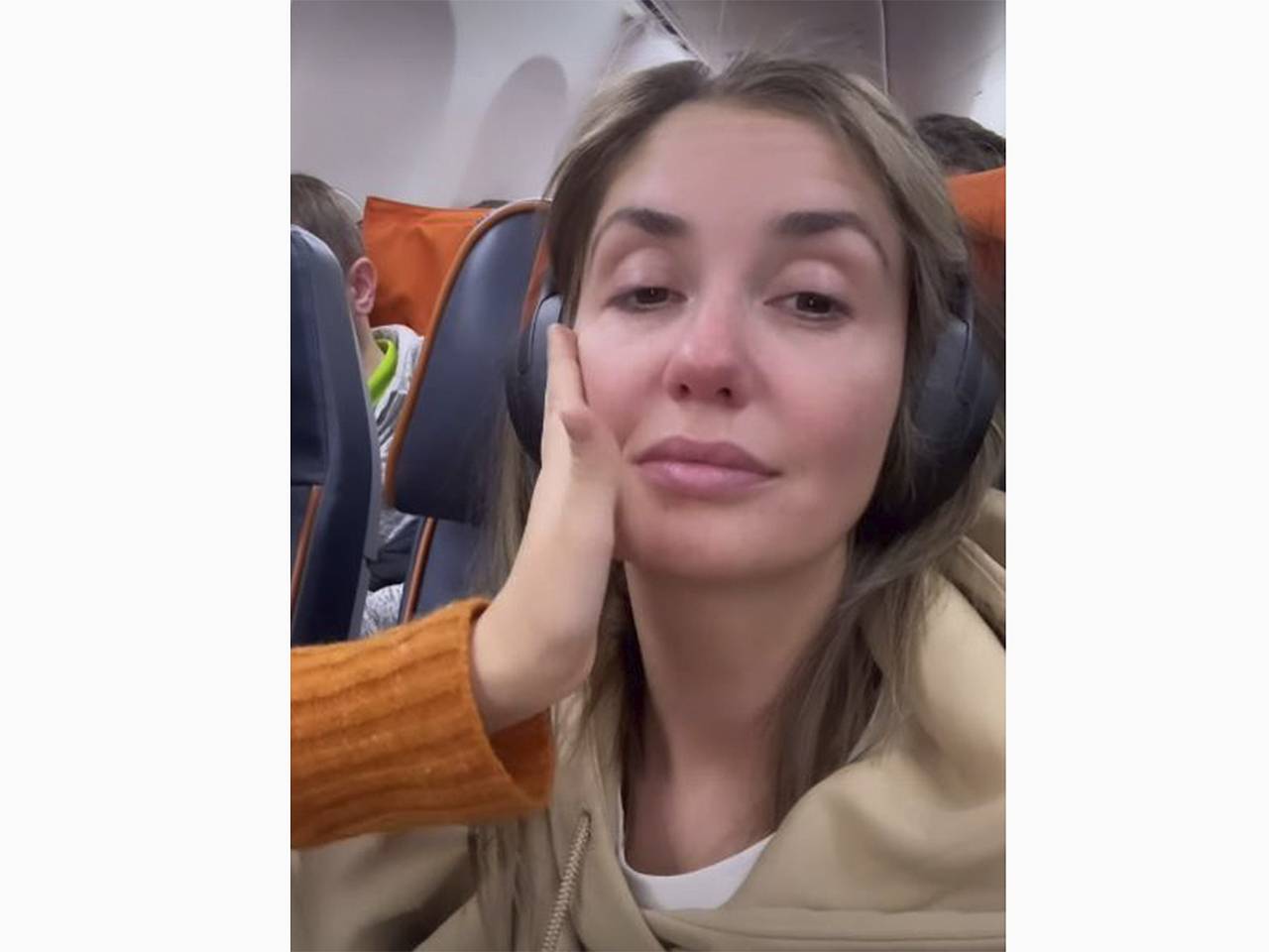 Агата Муцениеце без макияжа проехалась в метро