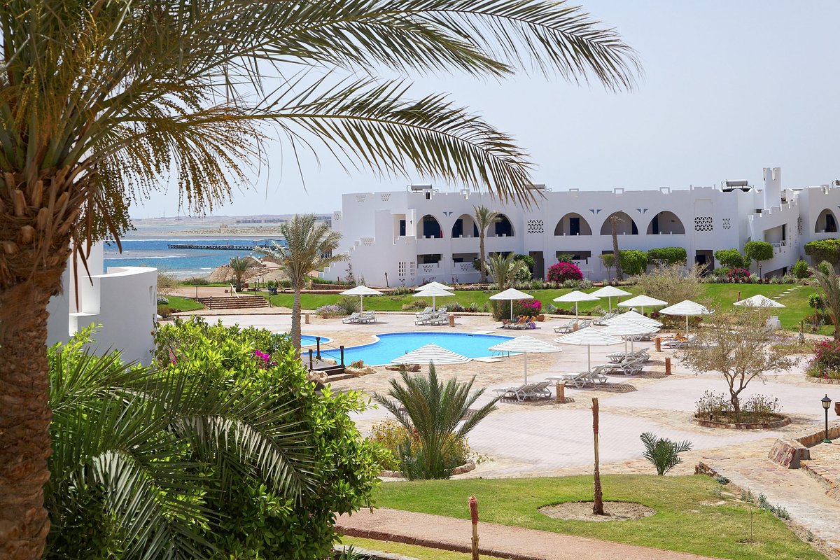 Отель Three Corners Equinox Beach Resort в курортном городе Марса-Алам 