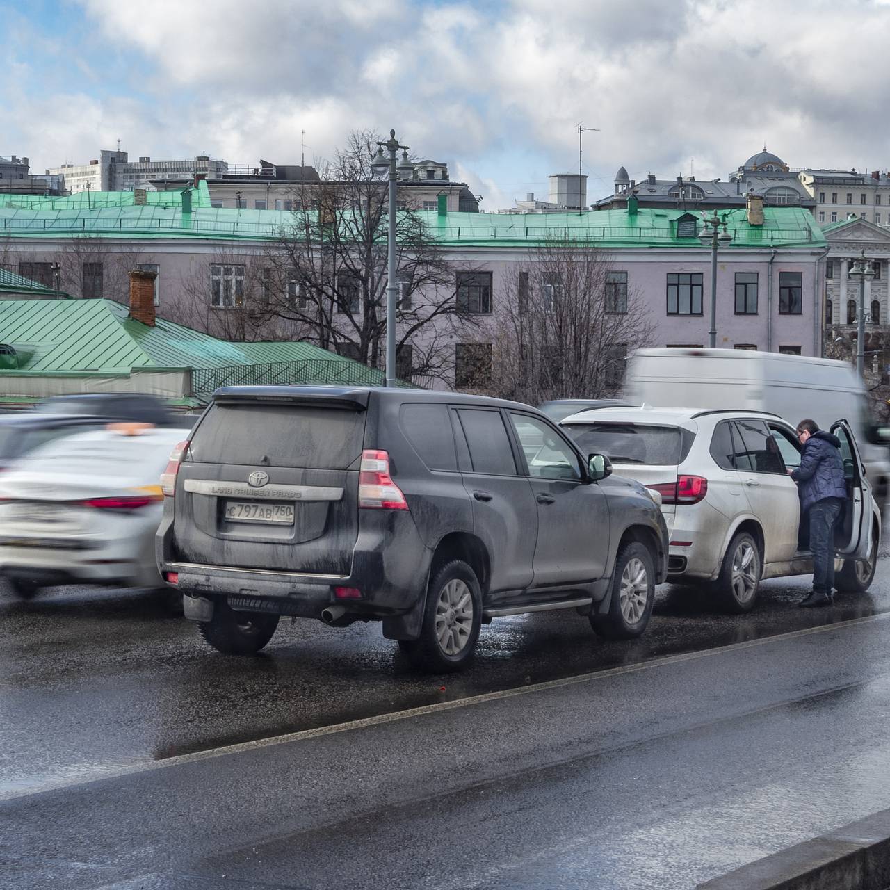 Большинство россиян оказались готовы купить машину после аварии: Бизнес:  Экономика: Lenta.ru