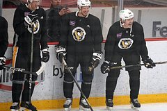 Евгений Малкин, Сидни Кросби и Яромир Ягр (слева направо)