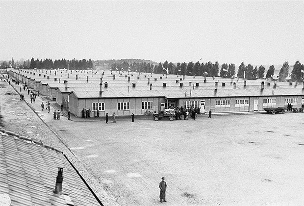 Бараки для заключенных в 1945 году