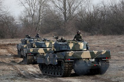 Плакат с немецким танком Leopard заметили у российского военкомата