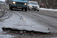 Россияне придумали необычный способ добиться ремонта дороги 