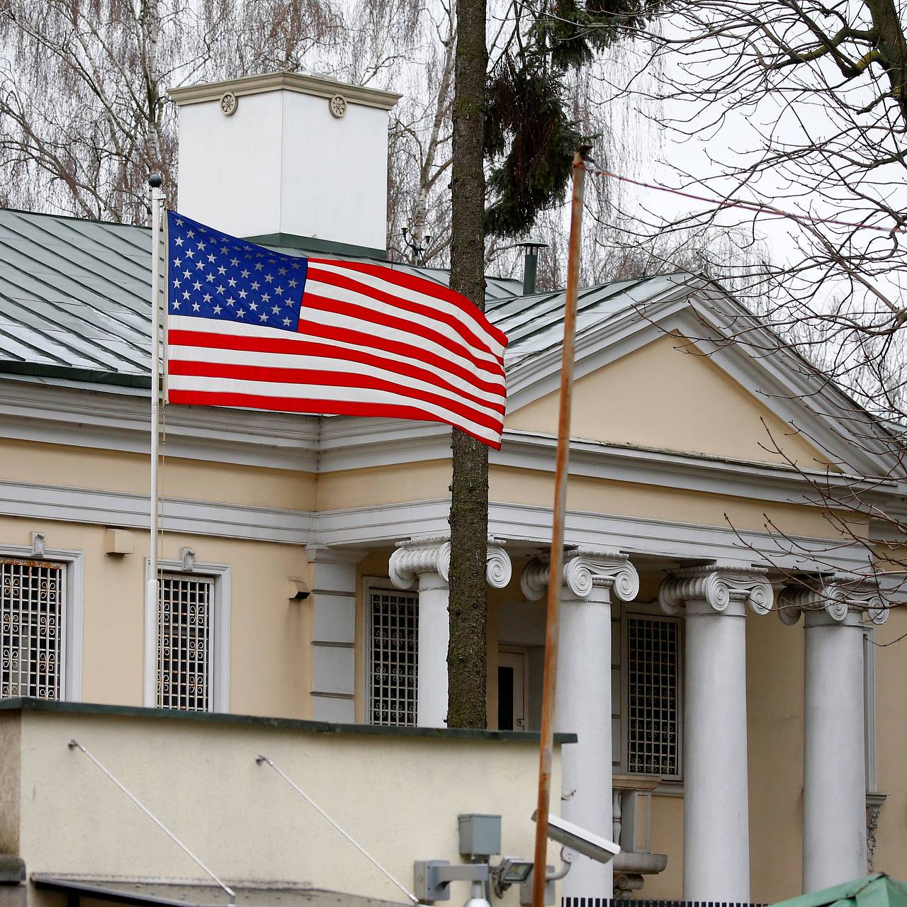 СПБ-банк начал изучение возможных изменений из-за санкций США:  Госэкономика: Экономика: Lenta.ru