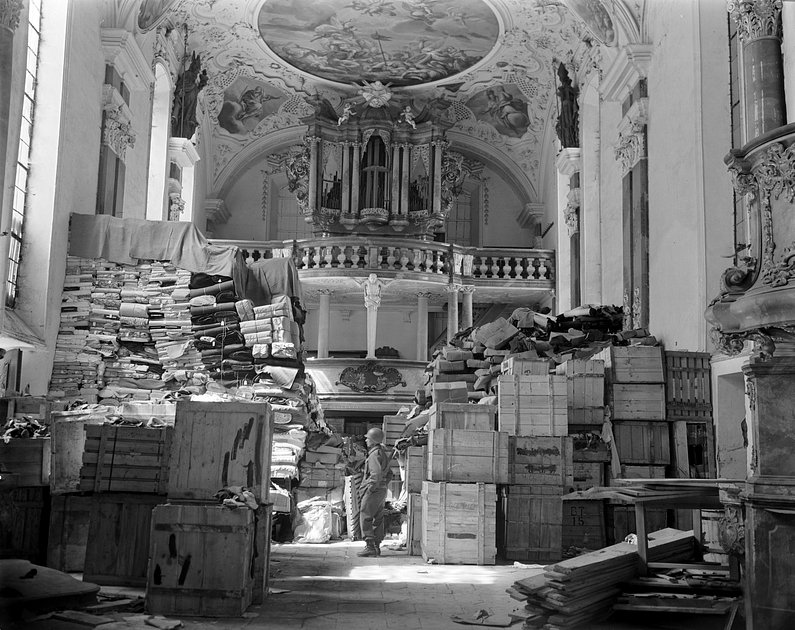 Произведения искусства, украденные нацистами и спрятанные в немецкой церкви