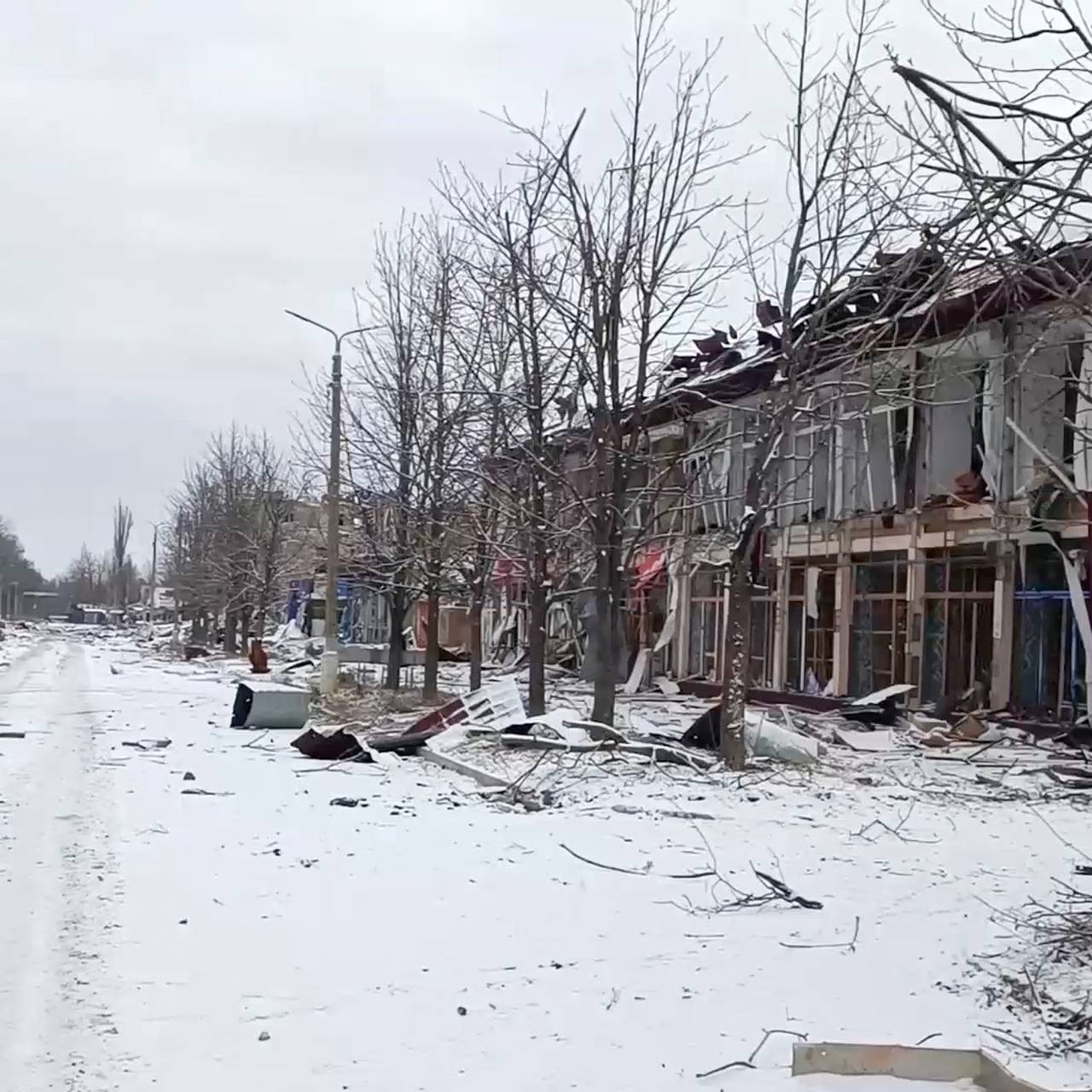 В Донецке многоквартирные дома получили повреждения при обстреле ВСУ:  Политика: Россия: Lenta.ru