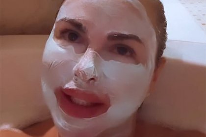 Анна Семенович показала видео из ванны