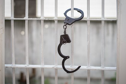 Уголовник пригрозил российским полицейским мытьем полов и оказался в камере