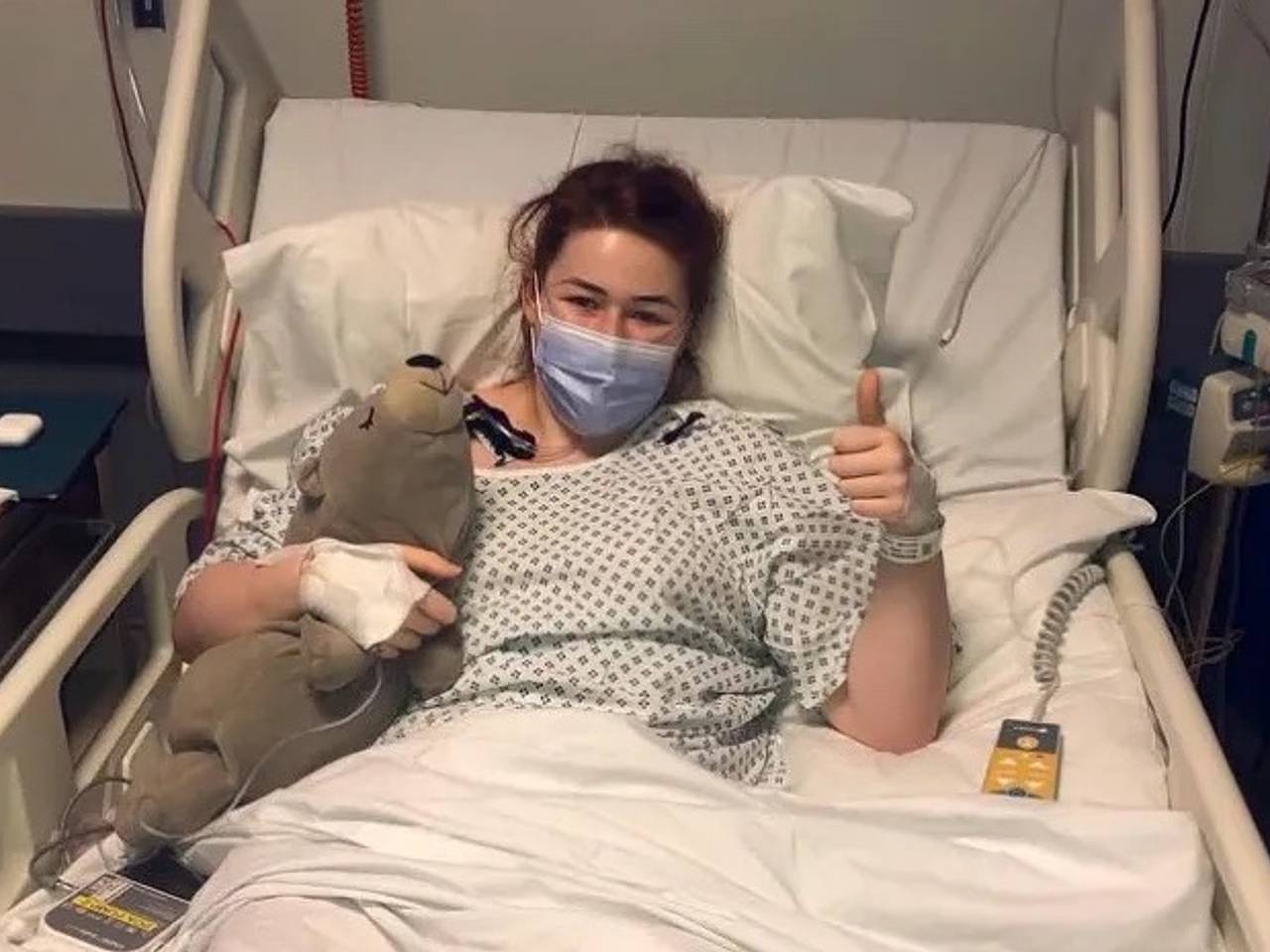 Гендерный флаг с вопросом. У трансгендеров есть месячные. Беременна с мужем. Эллиот пейдж трансгендерный. У трансгендеров есть месячные.