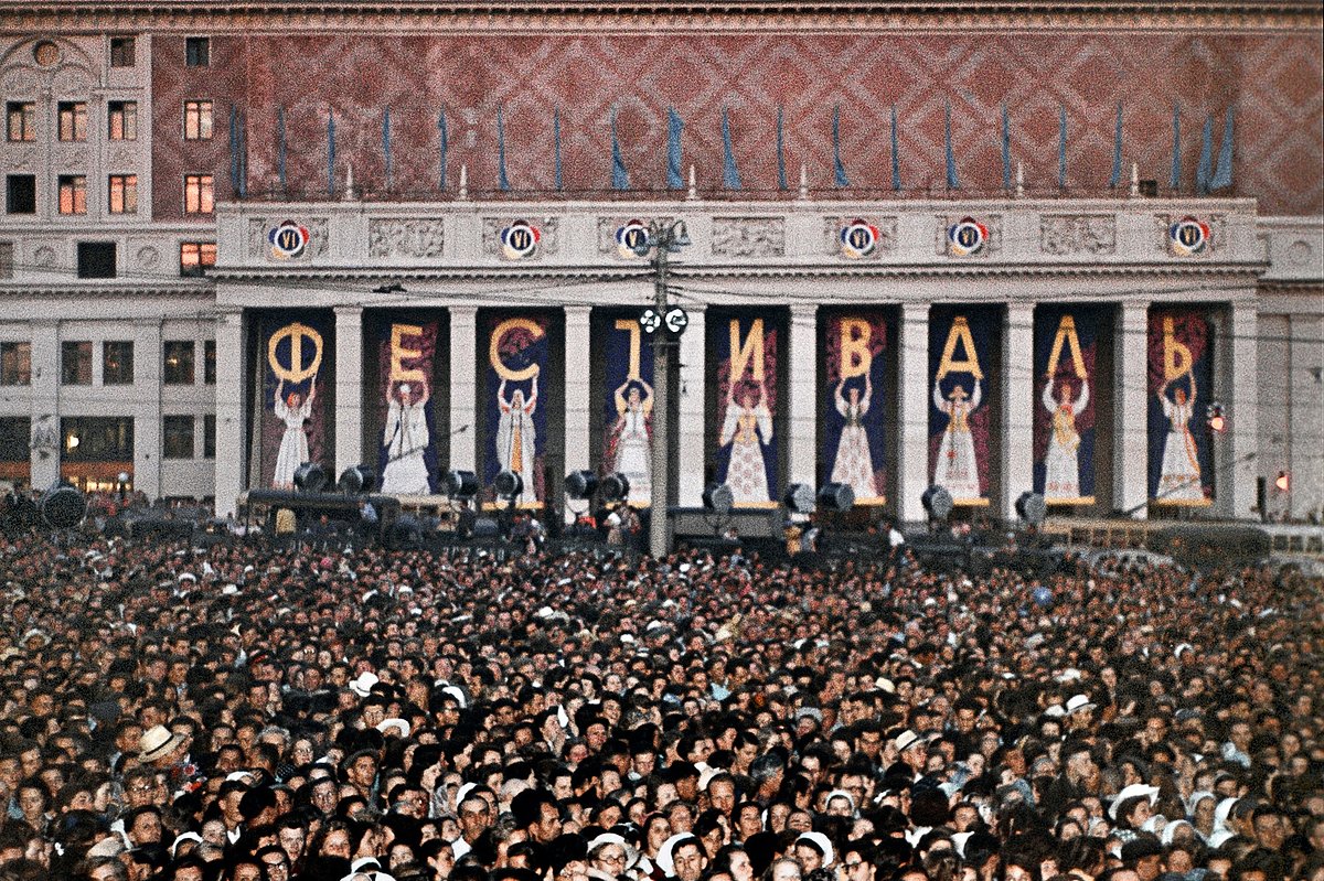 Открытие VI Всемирного фестиваля молодежи и студентов в Москве 28 июля 1957 года
