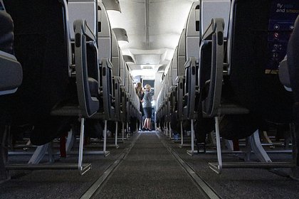 Уволенная за использование Wi-Fi на борту стюардесса получит миллионную выплату