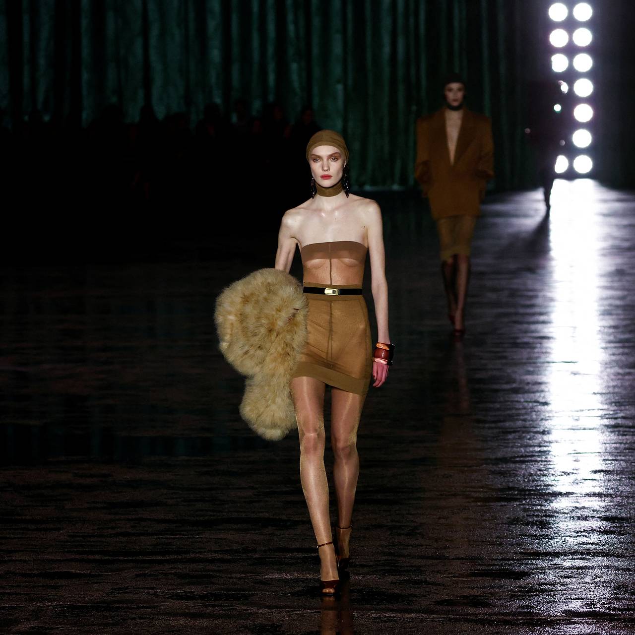 Голые модели шокировали Лондонскую неделю моды