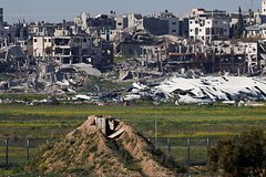 Поврежденные здания в секторе Газа