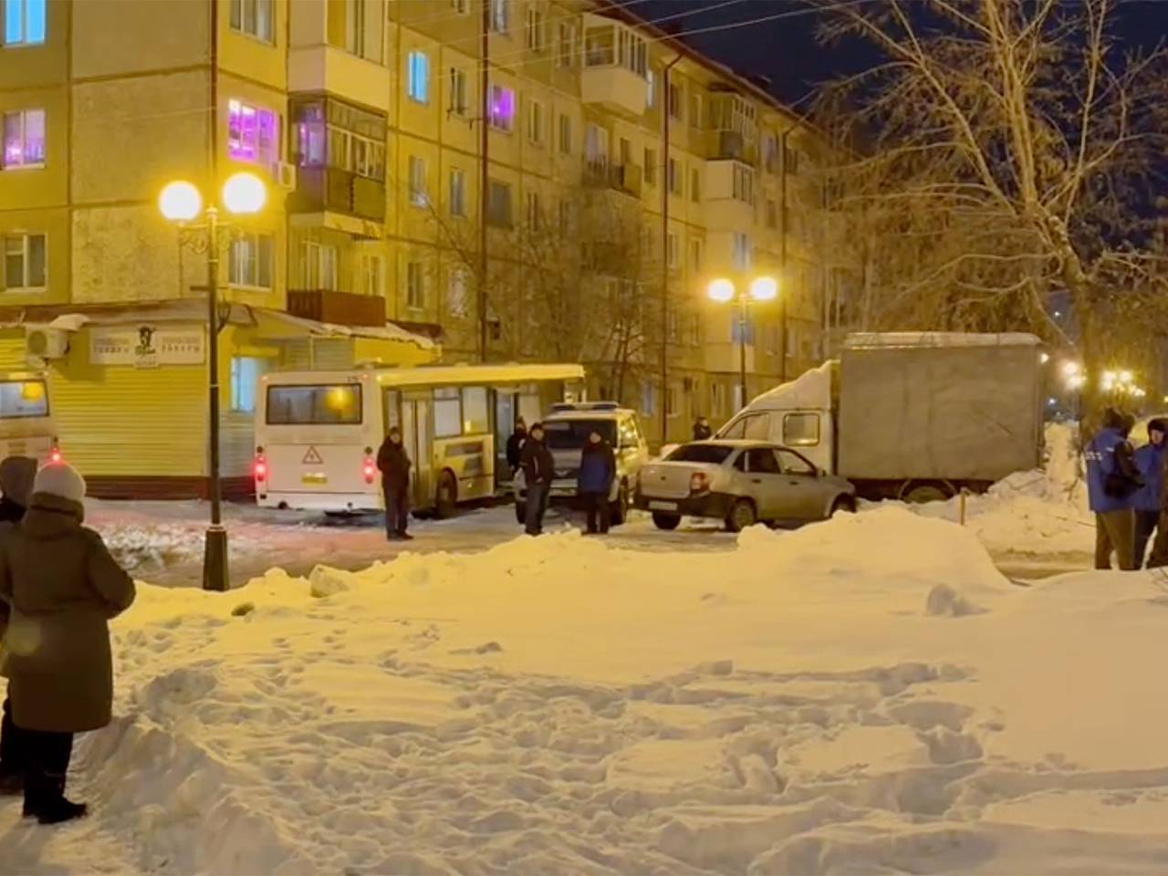 В российском городе эвакуировали многоквартирный дом из-за опасного  предмета: Общество: Россия: Lenta.ru