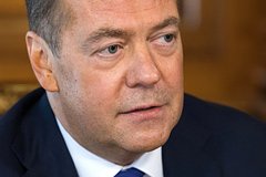 Медведев призвал выслать из России послов ЕС после отказа от встречи с Лавровым