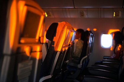 Пассажир устроил дебош в самолете из-за замечания стюардессы и был арестован