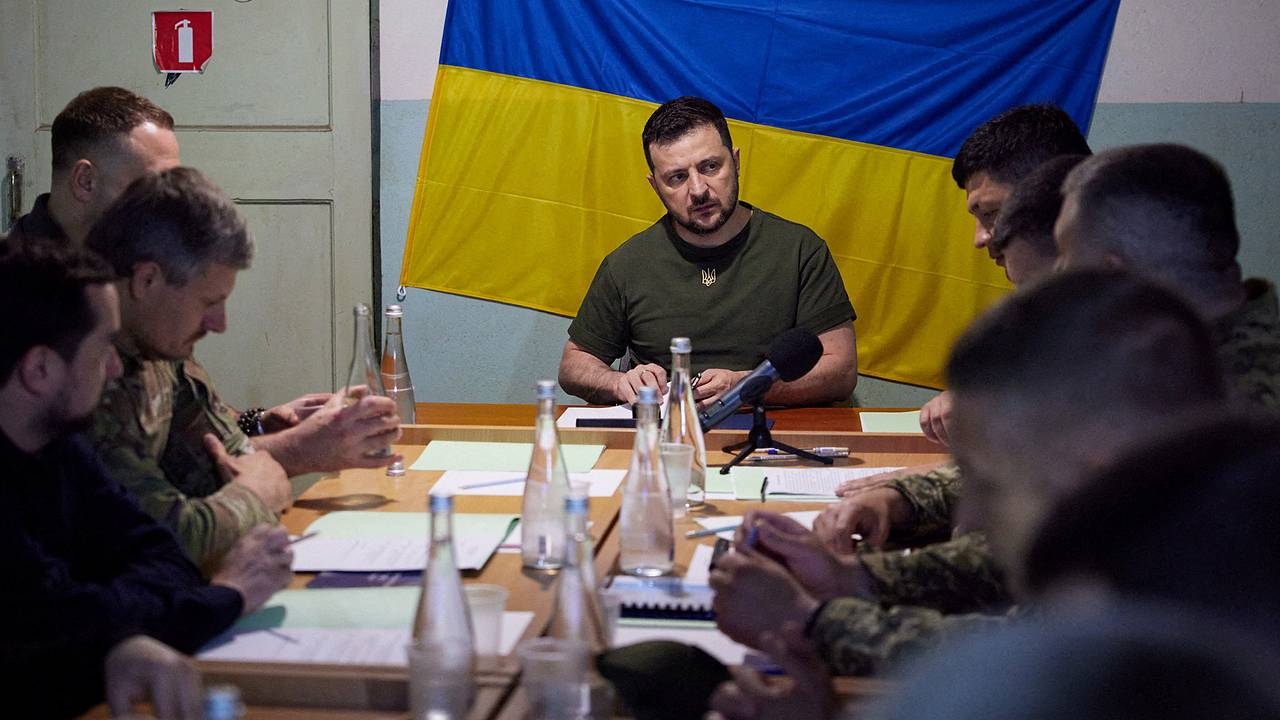 https://icdn.lenta.ru/images/2024/03/05/20/20240305200934826/wide_16_9_ba9136a1462ba893fab3ac17fffc343a.jpg