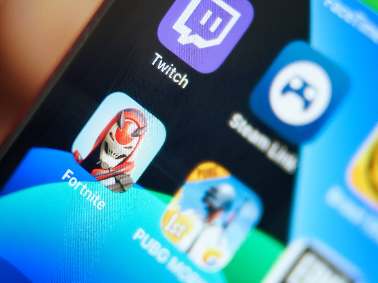 Apple выступила против возвращения Fortnite на iPhone: Игры: Наука и  техника: Lenta.ru